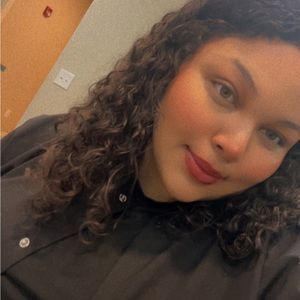 Meet your Posher, Rayne